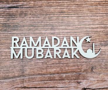 Schriftzug Ramadan Mubarak aus Holz in weiß