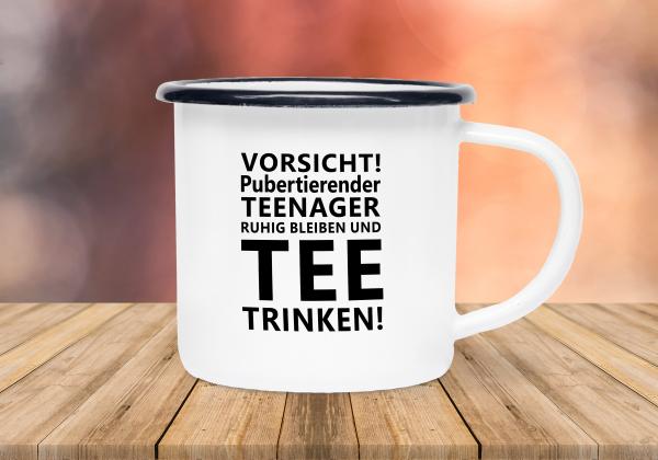 Tasse Tee - Vorsicht! Pubertierender Teenager - Emaillebecher weiß - 2 Größen