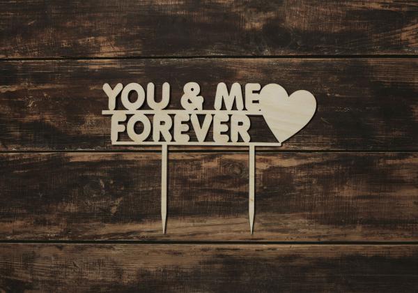 Tortenstecker You & me forever aus Holz